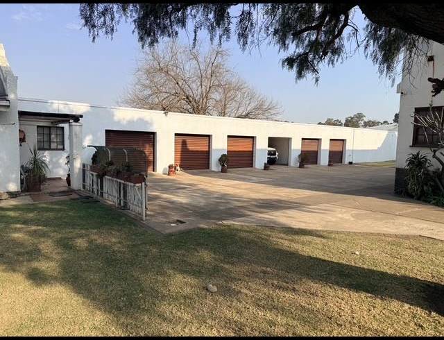 3 BEDROOM HOUSE FOR SALE IN POMONA AH
